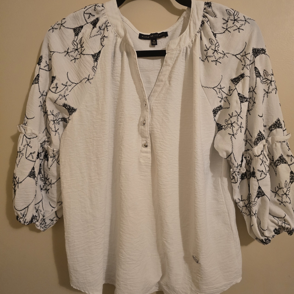 Adrienne Vittadini White Blouse with Black Embroidery- Green Tag